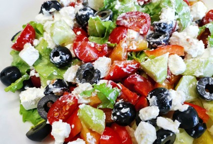 Фото шага рецепта Греческий салат 190527 шаг 10  