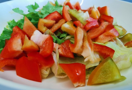 Фото шага рецепта Греческий салат 190527 шаг 3  