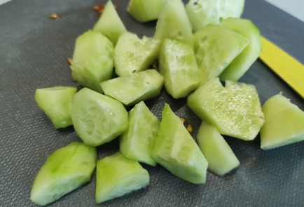 Фото шага рецепта Греческий салат 190527 шаг 5  