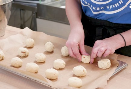 Фото шага рецепта Греческое курабье с миндалем 151904 шаг 6  