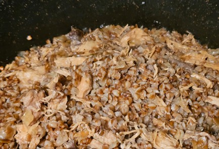 Фото шага рецепта Гречка с домашней тушенкой из индейки 176186 шаг 10  