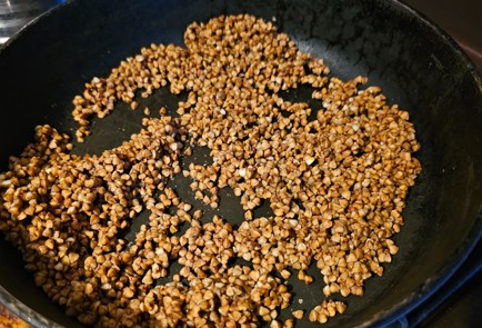 Фото шага рецепта Гречка с домашней тушенкой из индейки 176186 шаг 2  