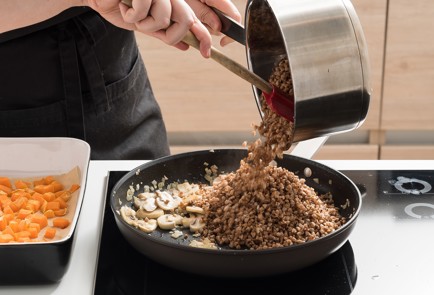 Фото шага рецепта Гречка с грибами и запеченной тыквой 138735 шаг 5  