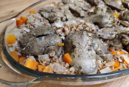 Фото шага рецепта Гречка с куриной печенью и овощами 189076 шаг 11