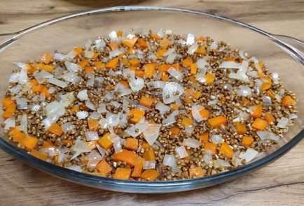 Фото шага рецепта Гречка с куриной печенью и овощами 189076 шаг 5