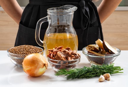 Фото шага рецепта Гречка с лесными грибами и соевым мясом 176032 шаг 1