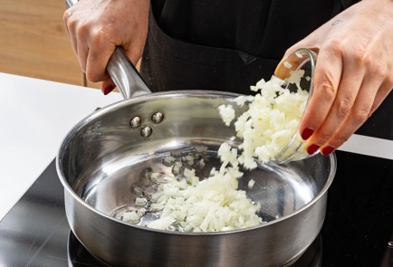 Фото шага рецепта Гречка с лесными грибами и соевым мясом 176032 шаг 4