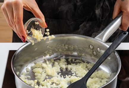 Фото шага рецепта Гречка с лесными грибами и соевым мясом 176032 шаг 5