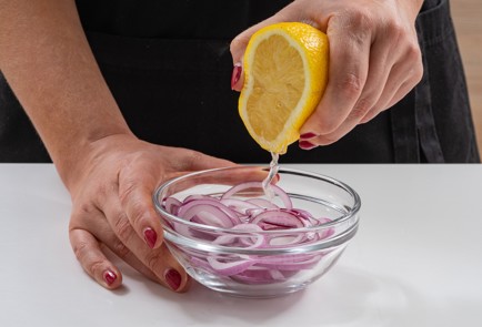 Фото шага рецепта Гречка с помидорами песто и фетой 174644 шаг 5  