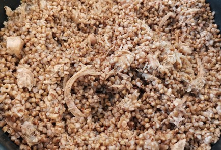 Фото шага рецепта Гречка с тушенкой 174119 шаг 9  