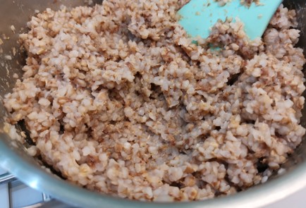 Фото шага рецепта Гречка с тушенкой 189190 шаг 6  