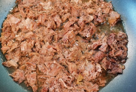 Фото шага рецепта Гречка с тушенкой 189190 шаг 7  