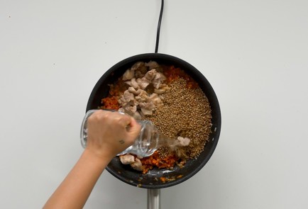 Фото шага рецепта Гречка с курицей 151244 шаг 7  