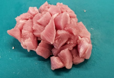 Фото шага рецепта Гречневая лапша с индейкой и овощами в соусе терияки 151108 шаг 1  