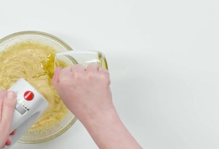 Фото шага рецепта Гречневая лапша с креветками виноградом и зеленым соусом айоли 173538 шаг 4  