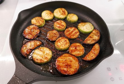 Фото шага рецепта Гречневая лапша с овощами в соусе терияки 150983 шаг 6  