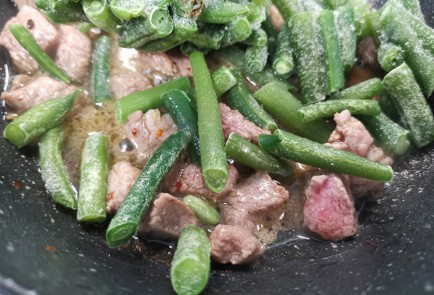 Фото шага рецепта Гречневая лапша со стручковой фасолью и свининой 175647 шаг 4  