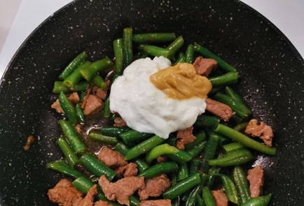 Фото шага рецепта Гречневая лапша со стручковой фасолью и свининой 175647 шаг 7  