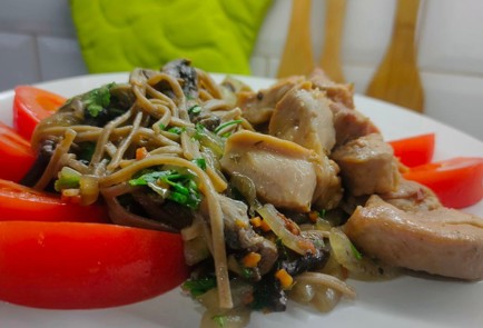 Фото шага рецепта Гречневая лапша соба с грибами луком и индейкой 175457 шаг 15  