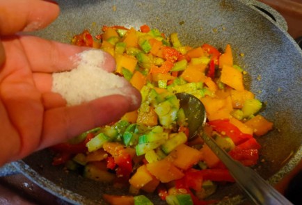 Фото шага рецепта Гречневая лапша соба с сезонными овощами 176165 шаг 10  