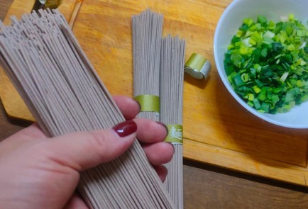 Фото шага рецепта Гречневая лапша соба с сезонными овощами 176165 шаг 14  