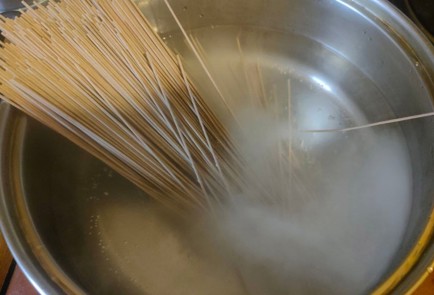 Фото шага рецепта Гречневая лапша соба с сезонными овощами 176165 шаг 16  