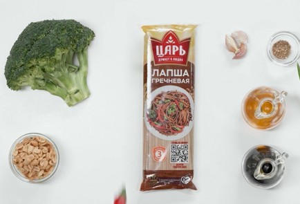 Фото шага рецепта Гречневая лапша стирфрай с брокколи и арахисом 173509 шаг 1  