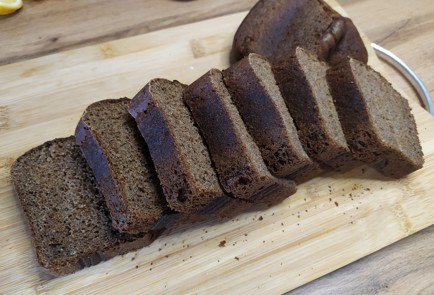 Фото шага рецепта Гренки чесночные из бородинского хлеба 188698 шаг 2