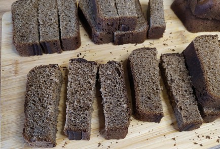 Фото шага рецепта Гренки чесночные из бородинского хлеба 188698 шаг 3