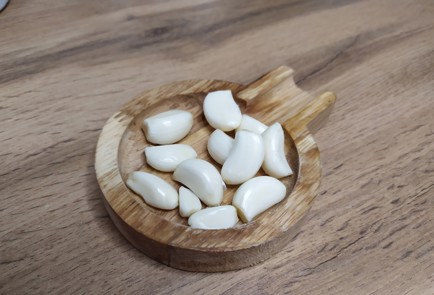 Фото шага рецепта Гренки чесночные из бородинского хлеба 188698 шаг 4