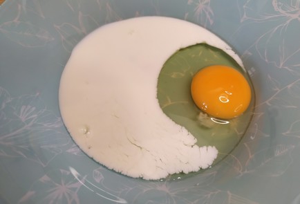 Фото шага рецепта Гренки с рикоттой и клюквенным джемом 189438 шаг 2  