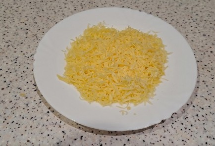 Фото шага рецепта Гренки с сыром и зеленью на сковороде 189354 шаг 5  