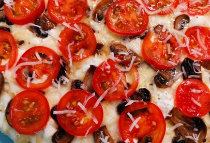 Фото шага рецепта Грибная кетопицца на сковороде 152256 шаг 13