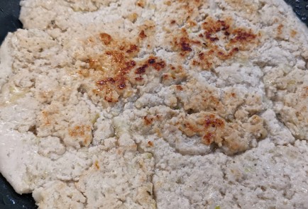 Фото шага рецепта Грибная кетопицца на сковороде 152256 шаг 8