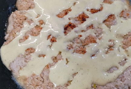 Фото шага рецепта Грибная кетопицца на сковороде 152256 шаг 9