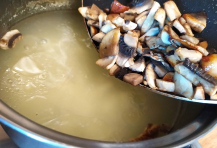 Фото шага рецепта Грибная лапша 189200 шаг 7  