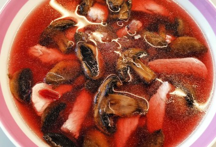 Фото шага рецепта Грибная похлебка со свеклой и индейкой 152855 шаг 12  