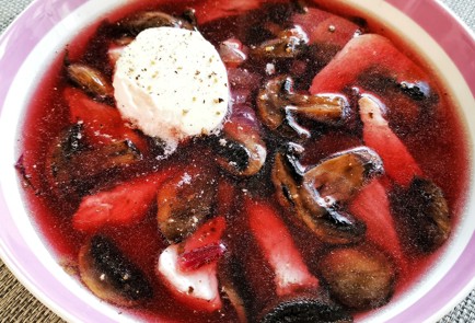 Фото шага рецепта Грибная похлебка со свеклой и индейкой 152855 шаг 13  