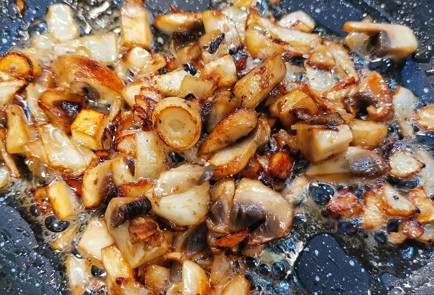 Фото шага рецепта Грибной паштет из говяжьей печени 151947 шаг 5  