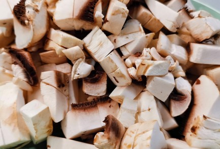 Фото шага рецепта Грибной кремсуп на курином бульоне 173352 шаг 2  