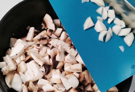 Фото шага рецепта Грибной кремсуп на курином бульоне 173352 шаг 4  