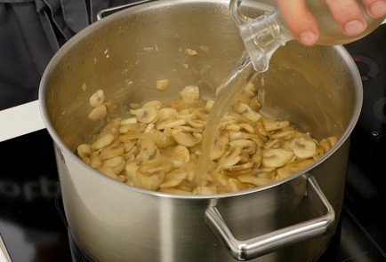 Фото шага рецепта Грибной кремсуп 126247 шаг 6  