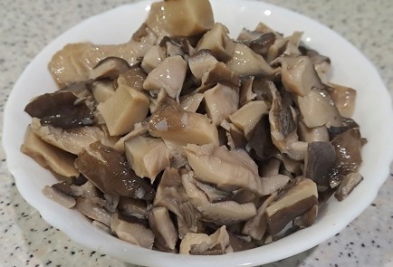 Фото шага рецепта Грибной суп 190641 шаг 2  