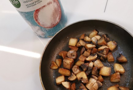 Фото шага рецепта Грибной жюльен с камамбером 173335 шаг 5  