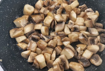 Фото шага рецепта Грибной жюльен с маслинами 173407 шаг 3  