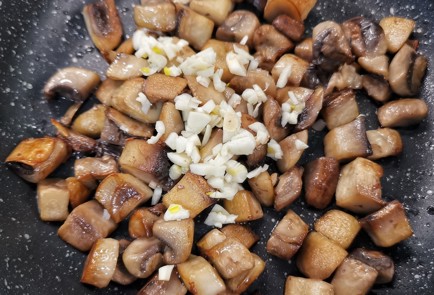 Фото шага рецепта Грибной жюльен с маслинами 173407 шаг 5  