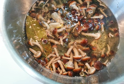 Фото шага рецепта Грибы в банке 190256 шаг 10  