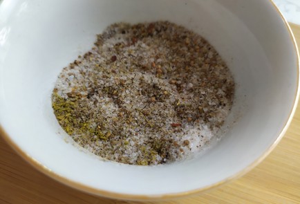 Фото шага рецепта Грудинка на сковородке в пиве 189877 шаг 1  