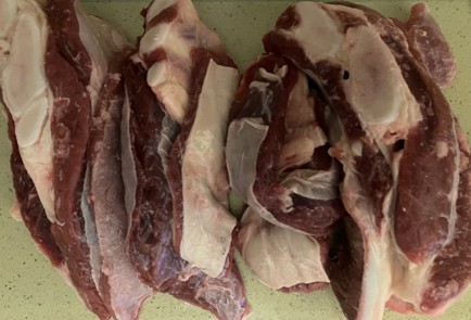 Фото шага рецепта Грудинка с барбекю и солеными огурцами 189241 шаг 1  