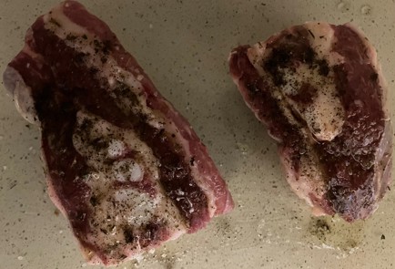 Фото шага рецепта Грудинка с греческим йогуртом и имбирем и корицей 189196 шаг 4  